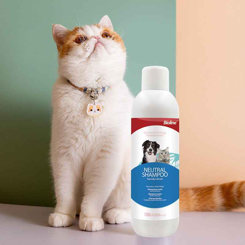 Gentle Neutral pH Pet Shampoo for Cats and Dogs - Large Bottle Bath Formula - Pawembrace.com