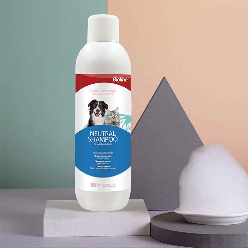 Gentle Neutral pH Pet Shampoo for Cats and Dogs - Large Bottle Bath Formula - Pawembrace.com